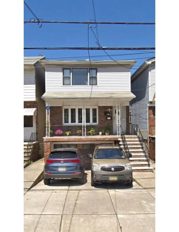 Move right in to this 4 bed 2 bath duplex in the heart of Journal Square! Newly renovated, spacious living space comes with massive 10x20 deck, private use of backyard, one car parking, and washer dryer room. Short walk to JSQ Path, steps from local transportation, restaurants, shopping, parks, and so much more.