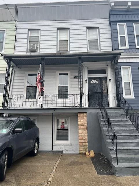 2 BEDROOMS, 1 FULL BATH, 1 PARKING SPOT (CAR PORT IN FRONT) IN THE SECOND FLOOR. PLUS HEAT AND HOT WATER. FRESHLY PAINTED. REFRIGERATOR. LESS THAN 7 LBS DOG ALLOW. 1 1/2 MONTH SECURITY, 1 MONTH RENT, 1 MONTH REALTY FEE. CREDIT ABOVE 650, NO EVICTIONS, ETC... HUDSON MLS LOCKBOX. $2300 does not include parking, $2500 with parking space.