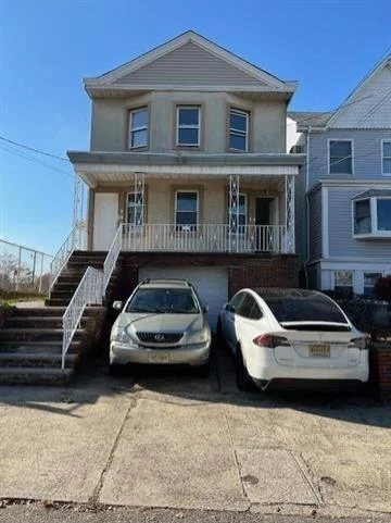 Recently renovated, sunny & bright and in a great neighborhood. 1 parking space is included, washer/dryer in building, brand new kitchen appliances, quartz counters, renovated bathroom. A few blocks from 8Th St Light Rail station which makes commuting to NYC via Journal Square or Grove Street very convenient. Close to Rt 440, Bayonne Bridge & all major highways.