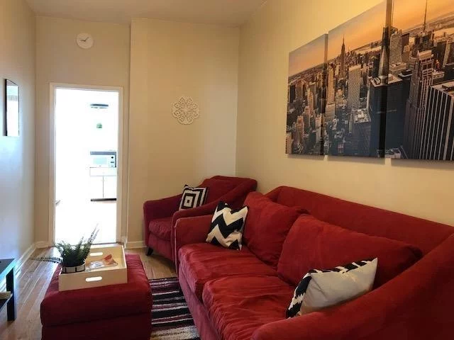 Railroad-style 1 bedroom in walk-up building (2nd floor). Just a short distance from Church Square Park, NYC buses, Hoboken's shops & restaurants. About 3/4 of a mile to the Hoboken PATH station.