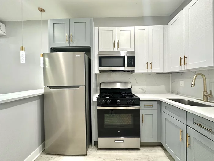 2 bed 1 bath in JC HEIGHTS BEAUTIFULLY RENOVATED APARTMENT. 2 bedrooms 1 bath with washer/dryer in unit. Condo grade appliances, wall A/C & Heat and so much more!  Pictures of similar unit