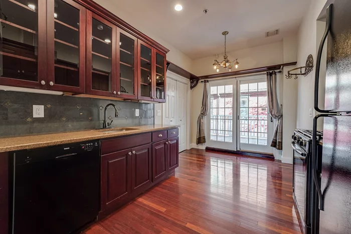 Updated Sunny 1 bedroom in beautiful historic mansion. Hardwood Floors through out and large bedroom with walk-in closet. Private laundry, central A/C, private terrace and 1 car gated parking. Located right across Pershing Field park. Everything you need and more!