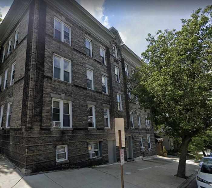 Affordable studio in the JC Heights! Bus stop to Port Authority on the corner of JFK. Nearby Washington Park and Congress St elevator to Hoboken. Available May 1st. No laundry/parking.