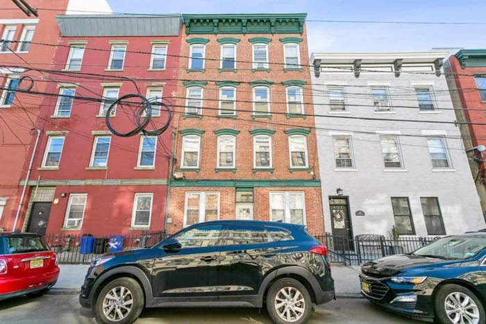 ***GREAT DEAL***MUST SEE***FANTASTIC DOWNTOWN BLOOMFIELD ST. LOCATION. HEAT AND HOT WATER INCLD., HWF, FRIDGE, GAS STOVE, CLOSE TO RESTAURANTS, SHOPPING, BARS, PATH, AND NYC TRANSPORTATION. PIX MAY BE OF SIMILAR UNIT IN BLDG.