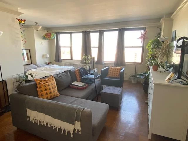 Amazing opportunity to live in this beautiful renovated studio at the luxury full service Lenox Building. Unit is fully upgraded with stainless steel appliances, granite counter top and wood cabinets. Generous closet space and crown moldings add to the decor. Maintenance Includes hot water, gas, concierge, gym and private shuttle to Hoboken path train for an easy commute