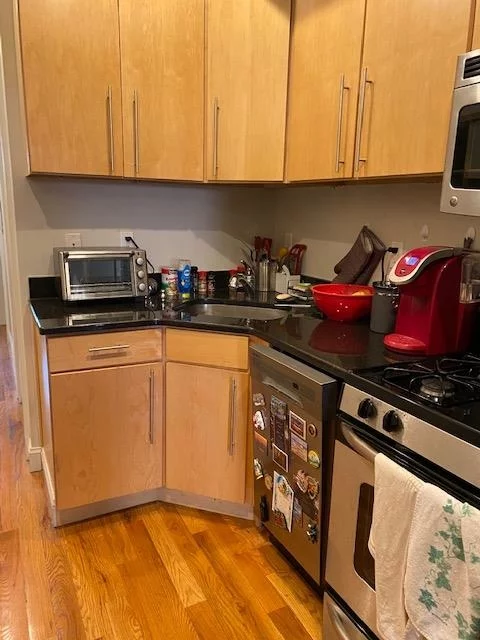 AVAIL 6/1 - Pet Friendly! Sunny 2 Bed / 1 Bath unit at Monroe Flats building in Prime Location. Unit features are Central A/C, Forced Hot Air, Hardwood Floors, Dishwasher, Washer/Dryer in unit, and beautifully exposed brick. Spacious Terrace, spacious bedrooms, ample closets. Tenants also enjoy the ease and convenience of managing guests and packages with their smart phone via the ButterflyMx entry system. Conveniently located near NYC transportation, including Ferry, nightlife, shopping, and parks. Parking is available on the street and rental parking is available nearby. Shared Backyard. NO SECURITY DEPOSIT if tenant uses Rhino Insurance!