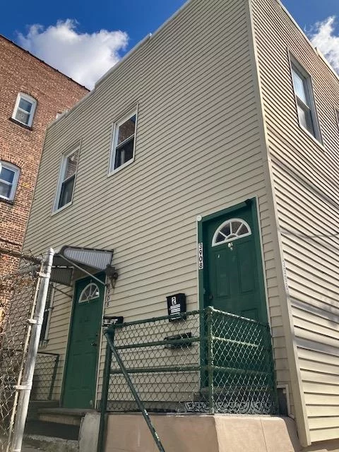 Cozy 2 bedroom apt on the 1st floor nicely kept. The home is a 2 family property near transportation, laundromats, schools, and places of worship. Not too far away from Lincoln tunnel. All utilities are included in the rent. street parking.