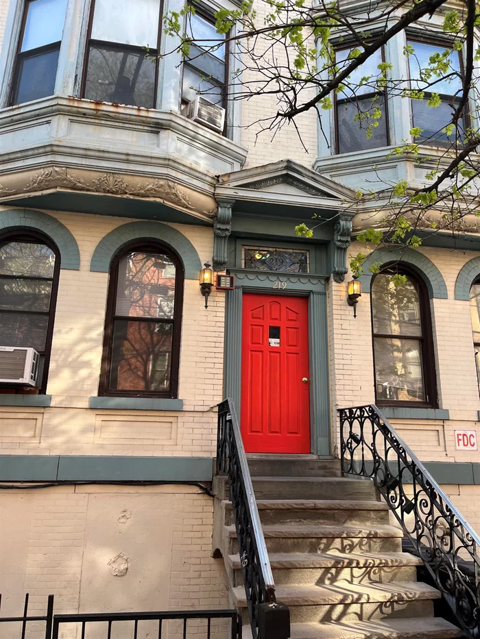 Charming 1-bedroom 1-bath apartment in a prime location! Featuring a spacious kitchen and hardwood floors throughout. Unit was freshly painted and professionally cleaned. Landlord pays for heat and hot water. Close to Path, parks, cafes, and shopping. Available for ASAP move-in.