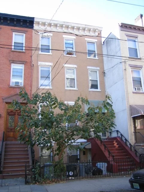 Large 2 BR Apartment. Great Location on Tree Lined Street. Easy Walk to PATH, Downtown Hoboken and Stevens Tech. Features Eat-In Kitchen, Large Bedrooms, Full Bath, Refinished Hardwood Floors. Old World Charm. Sorry No Pets.