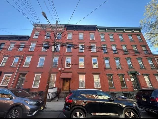 Spacious 2 bed 1 bath available on highly sought after Garden Street. Right near Washington St, parks, Path, ferry, uptown midtown, downtown. Don't miss your opportunity to call this home before the summer! Video available upon request