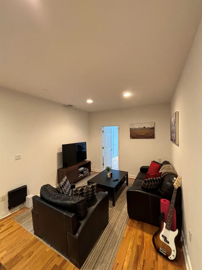 2 bed/1 bath in trendy uptown Hoboken. Walk into hardwood floors spread throughout the apartment with a large bedroom and cozy living space. Building is pet friendly and has shared washer/dryer (Building next door 1040 willow ave). A short walk to the bus stop and Trader Joes. Next to restaurants, bars, shopping, park and much more. Large dogs ok (with fee)! Available 8/1.