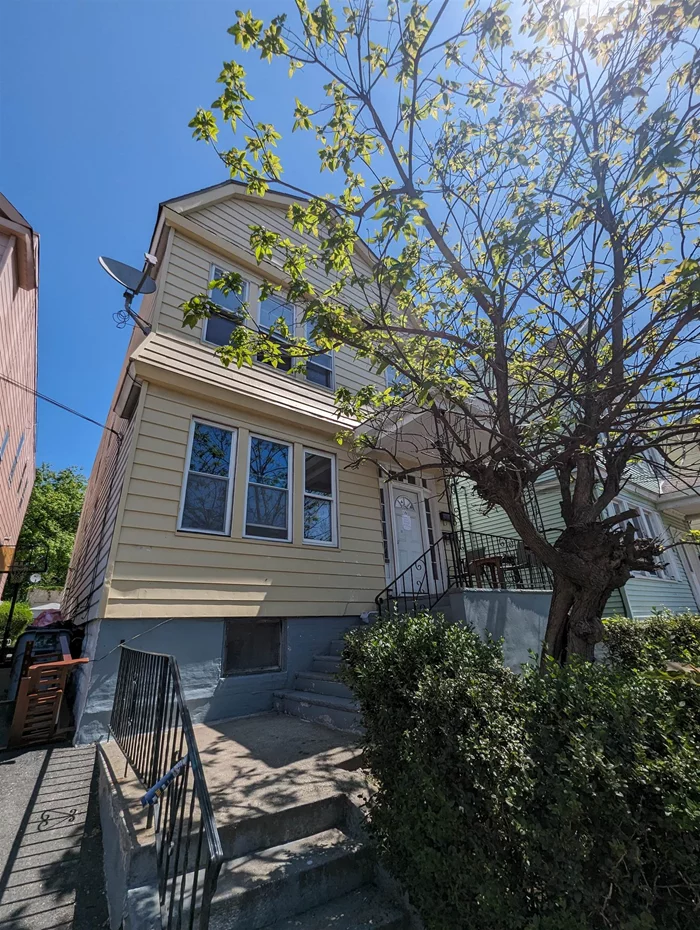 Discover this stunningly renovated 4-bedroom apartment. Situated on the second floor, this apartment boasts hardwood floors and brand new bathrooms. Nestled on a tranquil street, it offers easy access to the Danforth Light Rail Station. Enjoy its convenient proximity to schools, highways, trains, buses to NYC, and the NYC ferry system.