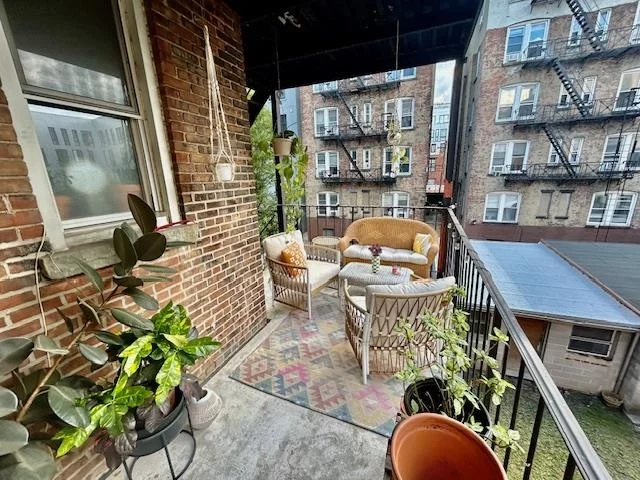 Private outdoor space! Amazing 1 bed + den , 1 bath in the heart of hoboken! This apartment features hardwood floors, nice layout and amazing location. Available 7/15/24. Tenant pays broker fee.