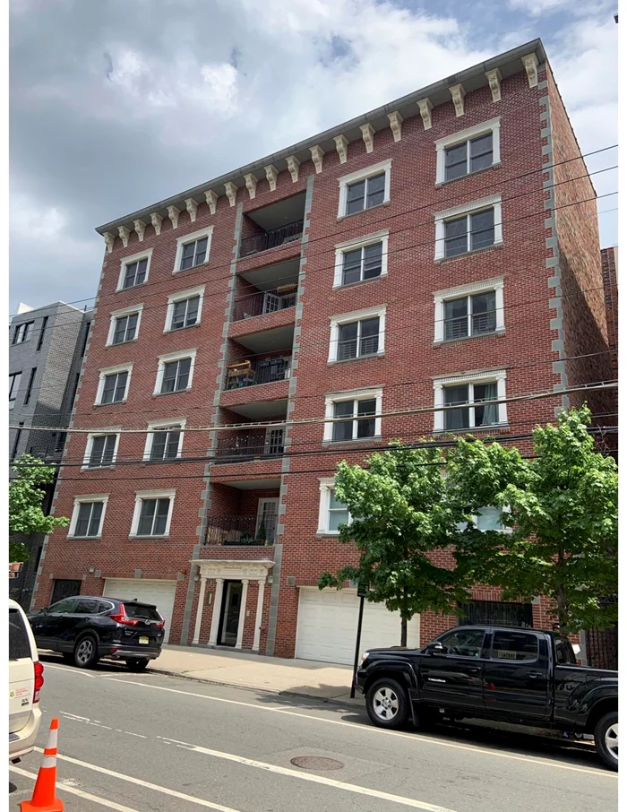 Large 1, 100 square foot 2 bed 2 bath unit in elevator building. Enjoy a spacious and sunny living and dining room, as well as large bedrooms and closets. Central air conditioning, granite countertops, and shared laundry. Located in a convenient neighborhood near Columbus Park, Trader Joe's, and bus to NYC. No pets. Available August 1st!
