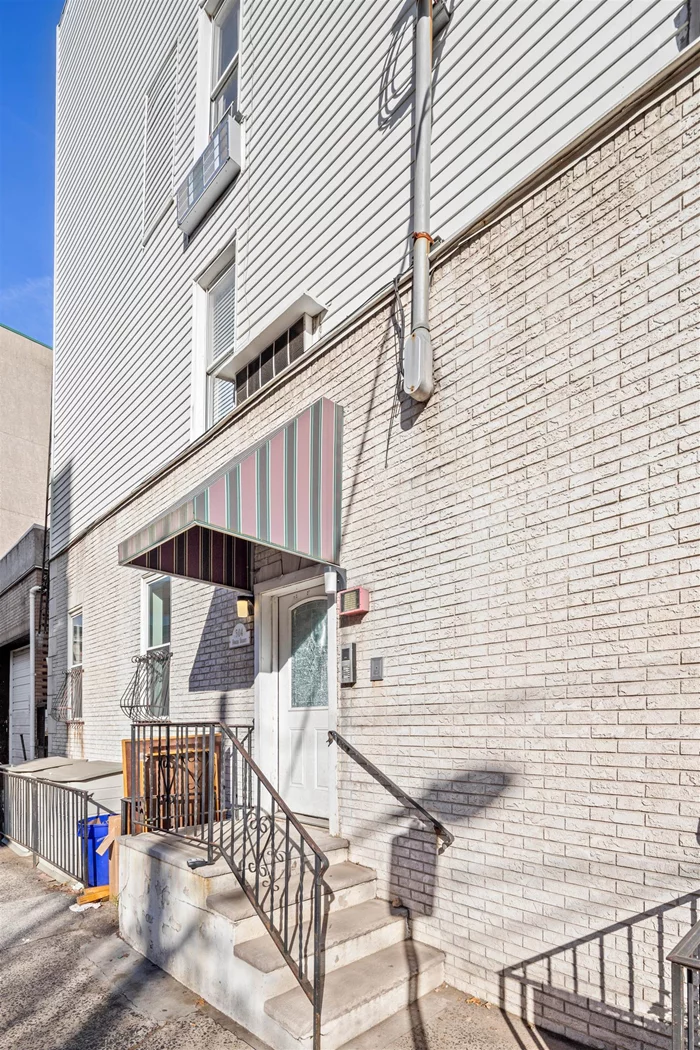 The box layout of this unit makes it feel larger than the square footage. Unit has hardwood floors throughout, wall air conditioning, and a laundry space in the basement. Close to downtown and all Hoboken has to offer.