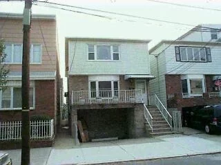 Location !!, Location !!, Location !!  Close to Shopping, Bus, Park & School