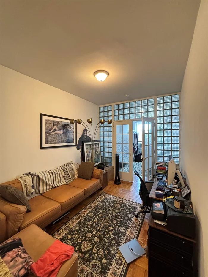 1 bed/1 bath in trendy downtown Hoboken. Walk into hardwood floors spread throughout the apartment with a large bedroom and living space with tons of natural light. Building has a washer/dryer in the basement. Available 10/1!