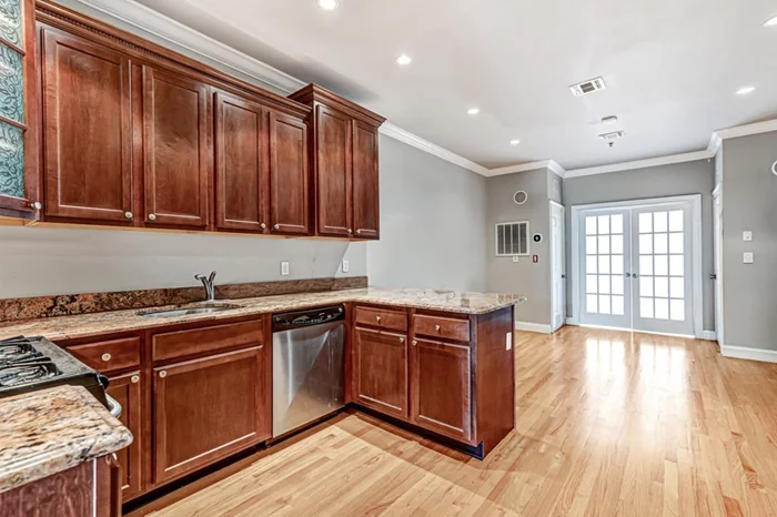 Welcome to this spacious, updated 2br apt with NYC views, w/d IN unit, open concept ss/granite kitchen and tumbled marble bathroom. Sought after midtown location with equal size bedrooms, ample closet space and beautiful hardwood floors throughout makes this a perfect place to call home. Enjoy all of this plus your own private lockable storage unit on site!