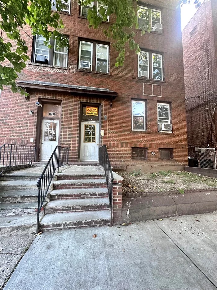 One bedroom - 3rd floor apartment in walk-up building. Heat and hot water included. 6 minutes walk to Lincoln park. Near buses, shopping, schools. 10 minutes driving to Journal Square PATH.