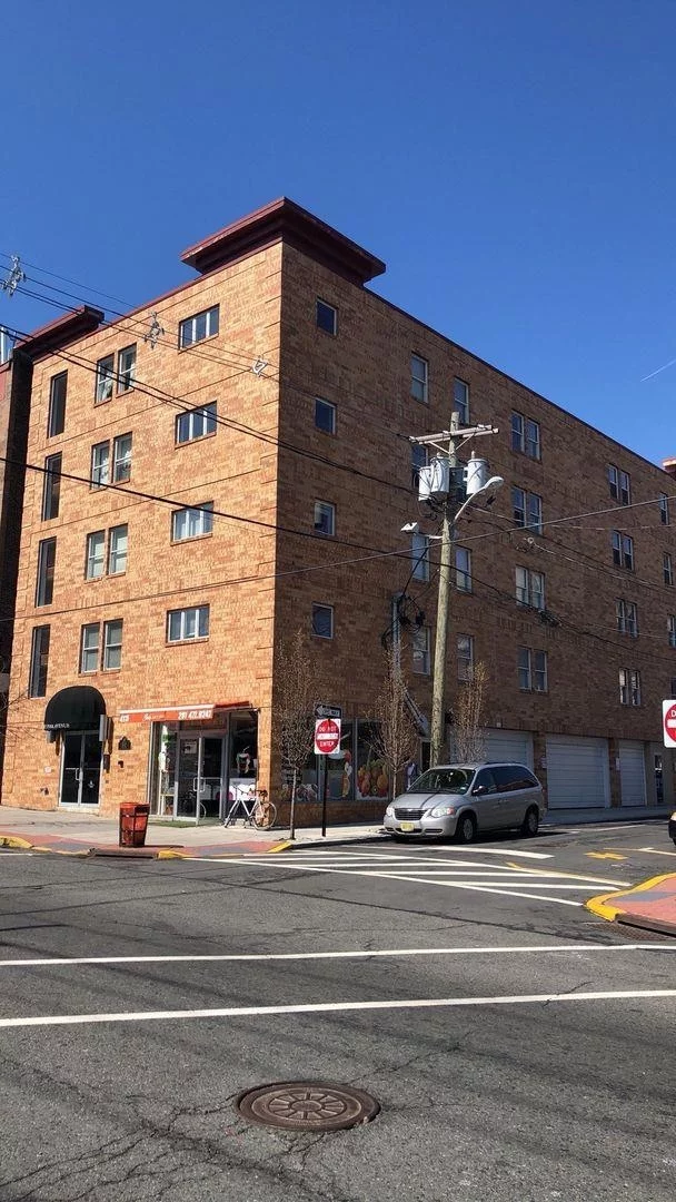 Spacious 2- Bedroom / 1 Bathroom Apartment Available For Rent in Union City! Wonderful, Quiet Location!! 10-15 Mins from NYC! No Pets Allowed. Tenant pays all utilities. BLDG/APT Features: *Elevator *Parking On-site for additional monthllly cost. *No Pets Allowed *Laundry in unit *Modern Building