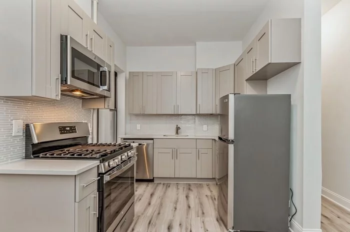 *Private outdoor space* 2 bedroom apartment in Prime Downtown Paulus Hook Jersey City location. Near Grove St PATH Station. Near Van Vorst Park, JC Medical Center, and great restaurants. Heat and hot water Included! Don't miss out! Private outdoor space. *Available for a 11/1 move in!