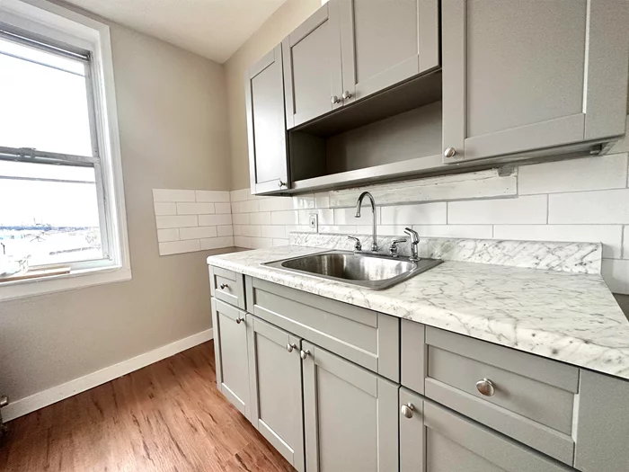 JUNIOR 1 Bed 1 Bath in the Journal Square HEAT & HOT WATER INCLUDED!!! Spacious newly updated apartment in Journal Square with heat & hot water include in the rent, gas stove, and refrigerator. Only a few blocks away from the train and buses. Schedule your tour!