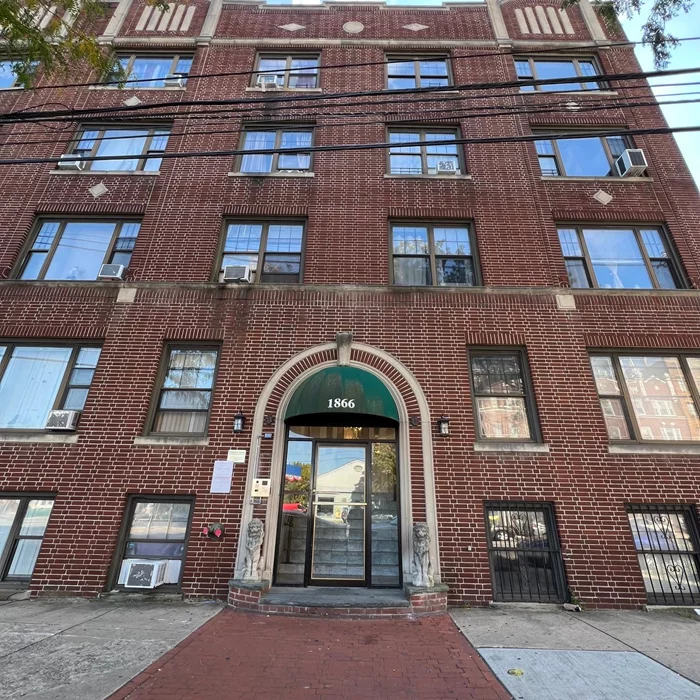 Welcome home to Jersey City! This recently renovated 1 bedroom/1 bathroom apartment boasts nearly 600 sq feet of living space with an expansive open concept kitchen & living room, complete with hardwood floors, quartz countertops, and stainless steel appliances, including a dishwasher! This solid brick pre-war building has plenty of natural light, security cameras, a FOB entry & intercom system and a laundry room in the basement for added convenience. Right on Kennedy Blvd, this location is ideal for an easy commute to the Journal Square PATH and NYC. Available for ASAP move in, check it out today!