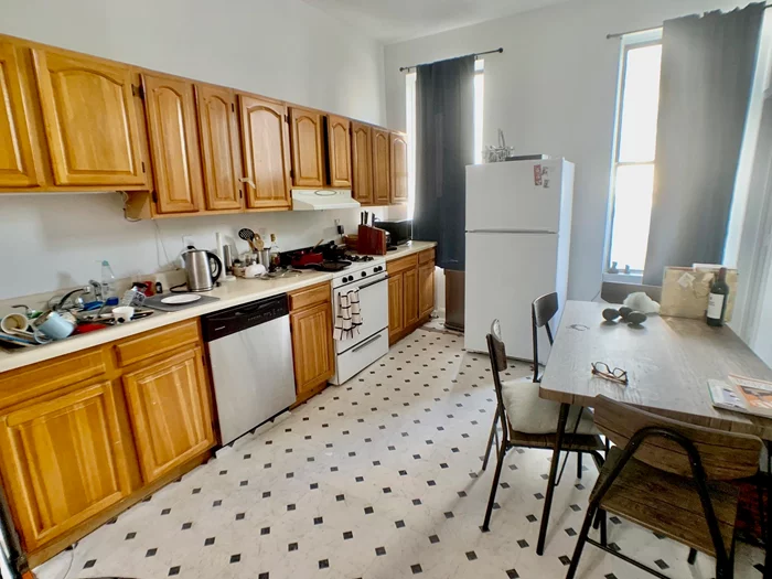 Spacious 1 bed 1 bath apartment. Incredible location, high ceilings, hardwood floors, dishwasher. Prime location- only one block from the Grove St PATH station. Schedule a viewing today!