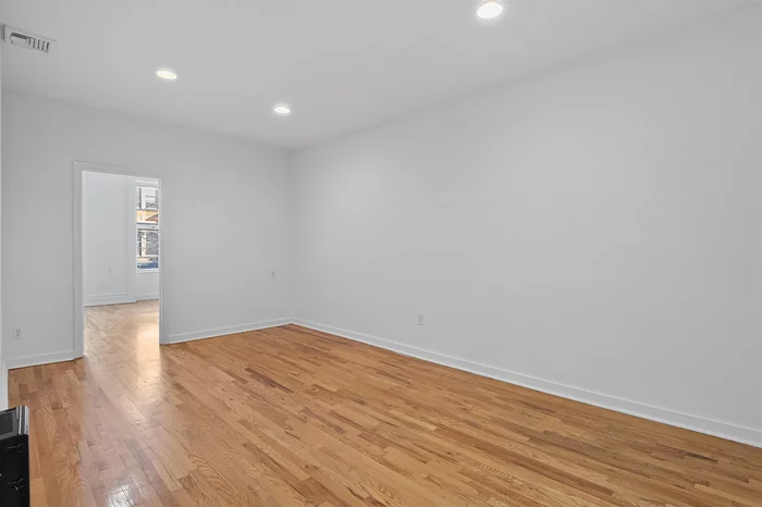 2 bed/1 bath in trendy uptown Hoboken. Walk into hardwood floors spread throughout the apartment with a large bedroom and cozy living space. Building is pet friendly and has shared washer/dryer (Building next door 1040 willow ave). A short walk to the bus stop and Trader Joes. Next to restaurants, bars, shopping, park and much more. Large dogs ok (with fee)! Available ASAP!