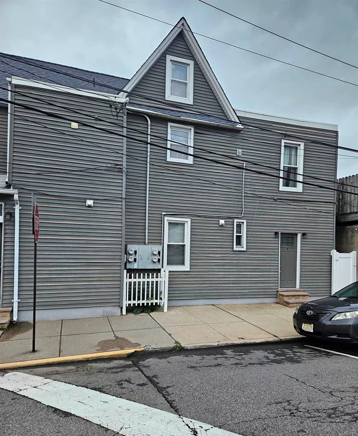 Recently renovated one bedroom, one bathroom apartment located in a quiet area of North Bergen. First floor unit. Unit includes stainless steel appliances. Garage parking is available for an additional fee. Close to transportation, shopping, parks, and schools. Ideal for commuters.