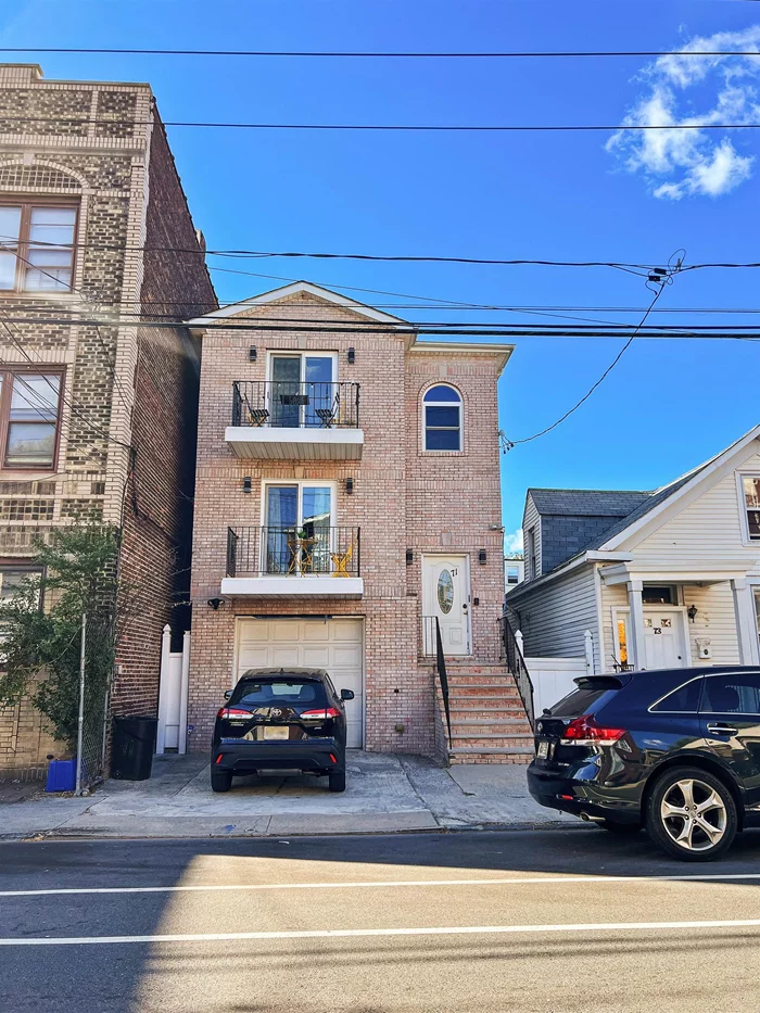 Spacious living room, kitchen, 3 bed, 2 bath, ample amount of storage space . 2 blocks away from Central Ave and just a few blocks away from Kennedy Blvd. Near by school, restaurants, shopping, Bus stops and train stations which make commuting to NYC very easy