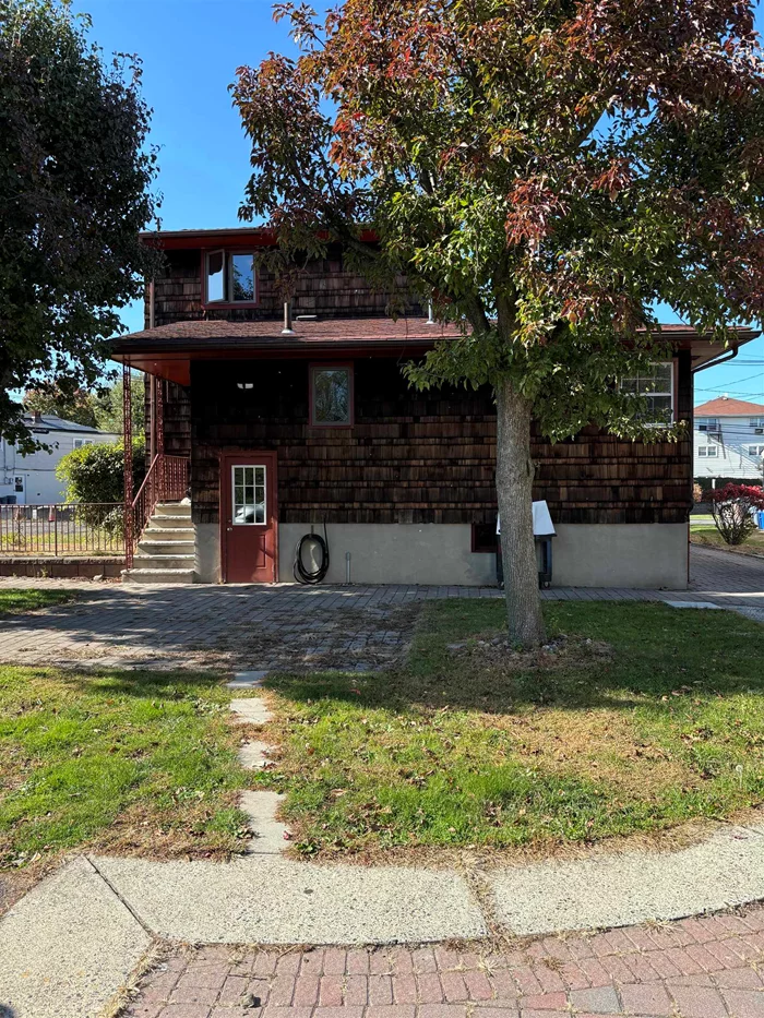 Three-bedroom, one-bath single family home rental. On-site parking is included, featuring two outside spots and one garage spot. Tenants are responsible for their gas, electricity, and cable/internet.