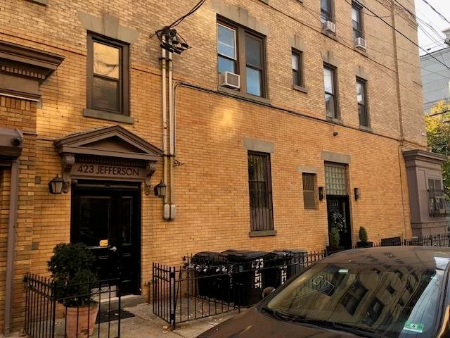 Step into to renovated one bedroom plus beautiful hardwood floors , Kitchen with pristine counter top , stainless steel appliances , Bathroom with subway tiles , laundry in building . Close to transportation, stores , deli's.