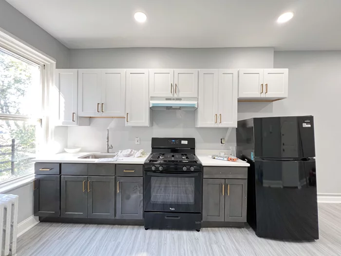 Beautiful 1 bedroom + den Apartment located in the HEIGHTS, JC Renovated 1 bedroom+ den, open concept eat in kitchen and/or small living room space. RR style. New Refrigerator, gas stove, hardwood floors, lots of natural lighting!