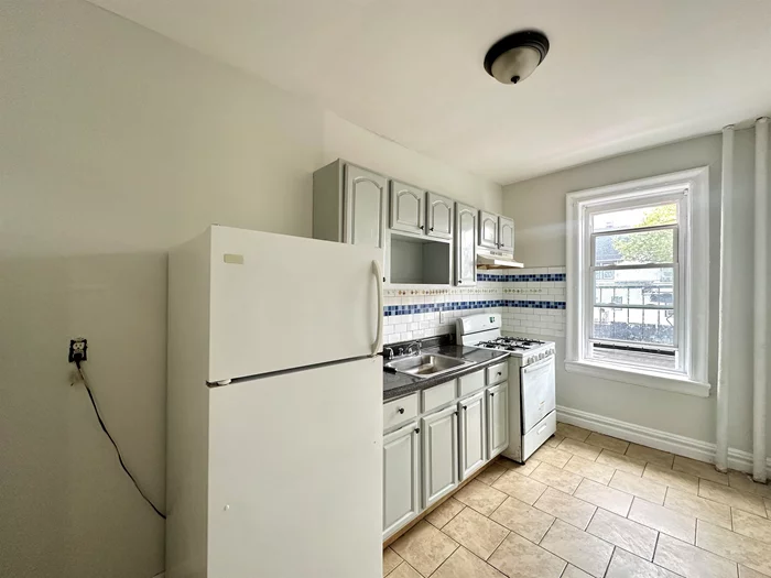 Won't Last!!!  Large 1 Bed 1 Bath HEAT AND HOT WATER INCLUDED  The location offers a surplus of fine dining, cafes, groceries, and transportation  BUS STOP RIGHT INFRONT OF THE BUILDING Schedule your tour today! PICTURES OF SIMILAR