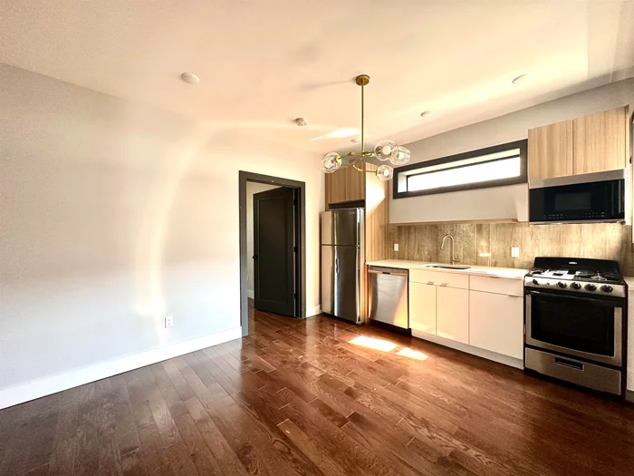 2 bed 2 bath and LAUNDRY IN UNIT - JC JSQ Walking distance to path, new and modern apartment features 2 bedrooms 1 bathroom, lots of closet space. Eat in kitchen with stainless steel appliances, built in microwave, dishwasher, oven range gas stove, refrigerator and washer and dryer in unit. tour today