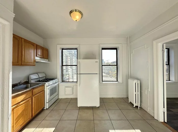 1 bed 1 bath in the heart of McKinley Square. Heat and hot water included in your rent. Apartment boasts of Natural lighting. Section 8 is welcome