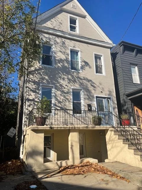 Very close to the Light Rail (0.3 miles away) Near buses and highways to NYC, parks, schools, museums and more. If you commute, this rental unit is for you. Updated and spacious 4 bedroom apartment. Consisting of 2 full floors. Two Bedrooms are upstairs with an additional bathroom. This unit consists of a roomy kitchen, bedrooms and living room. All the rooms have beautiful hardwood floors. There are laundry hook-ups in the basement. For additional fees, tenants can use the driveway and garage. Call to discuss pets.