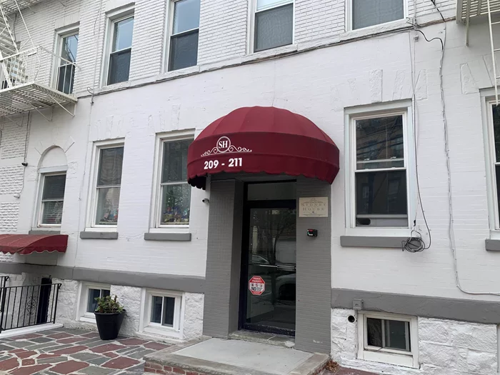 Sunny & spacious 1 bedroom, 1 bath apartment on the 2nd floor located in the heart of Union City. One block from the Light Rail and transportation to NYC. Close to all shops, restaurants, schools, places of worship and all major highways.