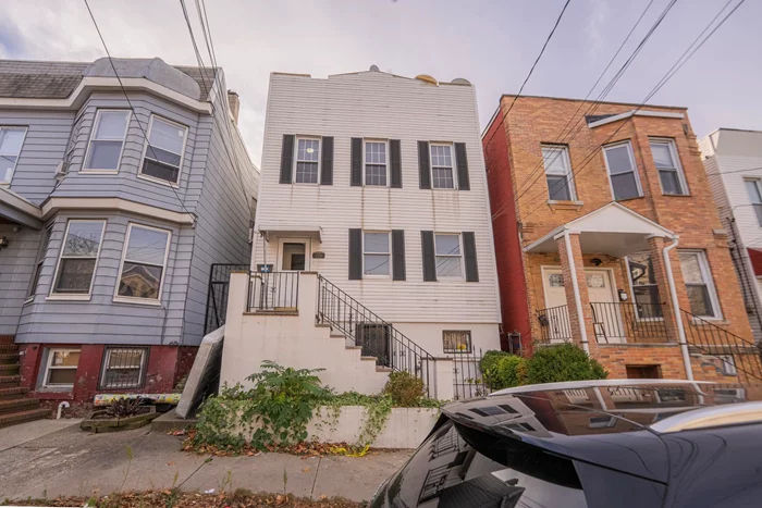 Enjoy simple and convenient living in this 3 bedrooms and 1 bathroom apartment located at 219 Beacon Ave., 2nd floor of a 2-story house in the Jersey City Heights neighborhood. Near JFK Blvd Easy access to Manhattan, close to Journal Square area. Book a tour, make it yours!