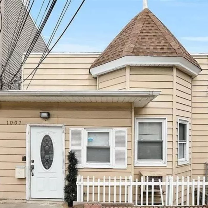 Welcome to this great rental opportunity in North Bergen ! This unit offers you a kitchen, living room, dining room, 2 bedrooms, 1 full bathroom! This is the rental for you, schedule a tour today!