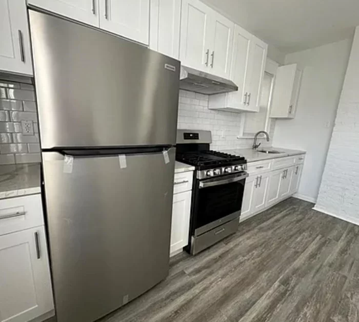 FRESHLY RENOVATED 3 BEDROOM APARTMENT IN COVETED COMMUNITY, ALL UTILITIES INCLUDED