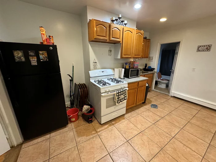 Amazing location - 1 bed PLUS walk in closet/office and huge kitchen area. Could easily work as a 2 bedroom. Perfect for work from home spacious setup. Close to the light rail and bus. Pets subject to LL approval. Must have good credit and income.