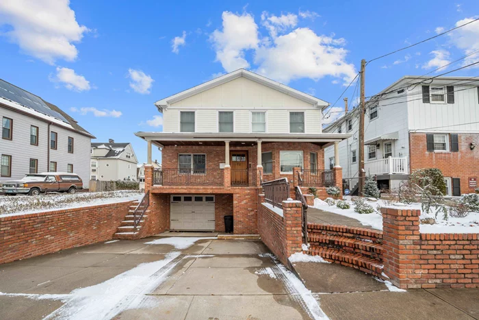 Discover this charming and sun-filled 1-bedroom, 1-bathroom apartment! Featuring an open layout, abundant natural light, and an unbeatable price, this home offers the perfect blend of comfort and convenience. Located just moments from everything you need, this incredible opportunity won't last long. Schedule your tour today!