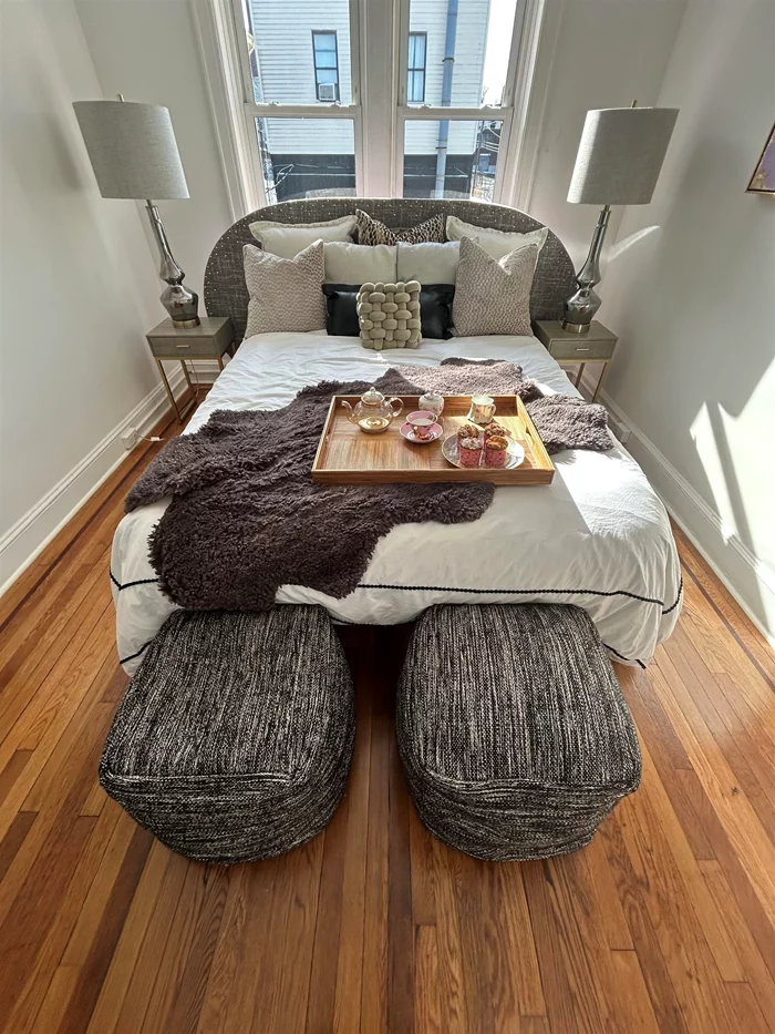 Perfectly renovated 2-3 bedroom unit including an office, chef's kitchen with a butler's pantry, refinished parquet flooring, oversized windows with ample natural light, renovated modern bath with rainfall shower and a 10 minute commute to NYC steps from your home.