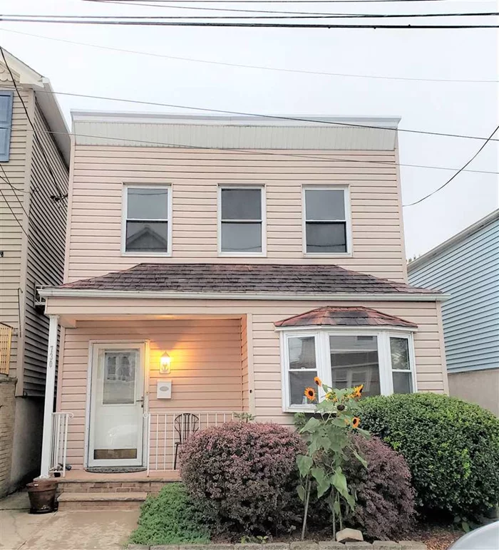 Lovely starter home shack in the center of town. Close to shopping, restaurants, parks and recreation. Short walk to NYC and Secaucus Junction transportation. Currently used as a 2 bedroom plus an office which easily converts to 3rd bedroom. Large yard is great for entertaining and pets.