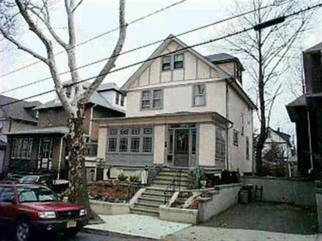 SPECTACULAR, HISTORIC AMERICAN CRAFTSMAN, FOUR SQUARE. LARGE LOT WITH CUSTOM DECKS AND GARDEN. FORMAL LIVING AND DINING ROOM, 2.5 BATHS, 3 BEDROOMS AND ATTIC LOFTS, DETAILS AND STAINGLASS GALORE, HARDWOOD FLOORS, REC ROOM. A MUST SEE AT $559, 000.