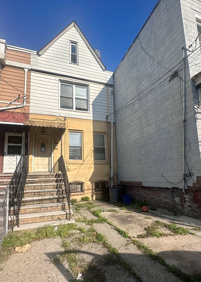 ATTENTION INVESTORS. CONTRACTORS. BUILDERS. Estate Sale! 3 story 1 family row home with 5 bedrooms & 1 full bath needing total gut renovation. Property is not mortgageable conventionally. Seller is requesting a CASH SALE. Excellent Journal Square location. Call today!