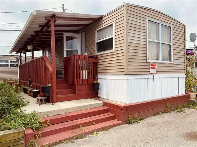 !! WELCOME TO MOONACHIE'S MOBILE HOME NOW ON THE MARKET !! This home is what you've been waiting for! Offering you a kitchen, living room, dining room, 1 bedroom and 1 full bathroom. Along with 1 car parking and close to path for transportation as well! Schedule a private tour today.