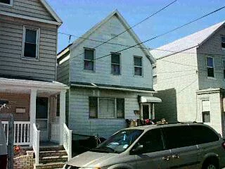EXCELLENT 1 FAMILY HOME IN DOWNTOWN SECTION OF BAYONNE. GREAT LOCATION NEAR BUSES, BAYONNE BRIDGE, SHOPPING CENTER AND WATER FRONT. EXCELLENT VALUE FOR THIS LOCATION. DONT MISS THE OPPORTUNITY. TEMPORARILY OFF THE MARKET